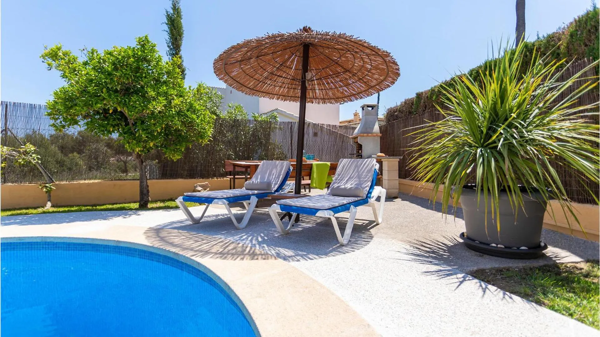 Awesome Home In Cala Bona With Kitchen